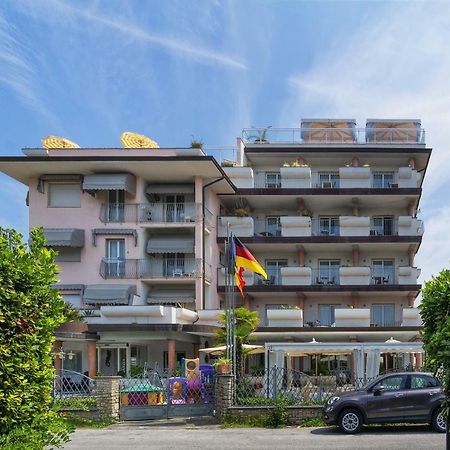 מרינה די פיאטרסנטה Hotel Residence Villa Marzia מראה חיצוני תמונה