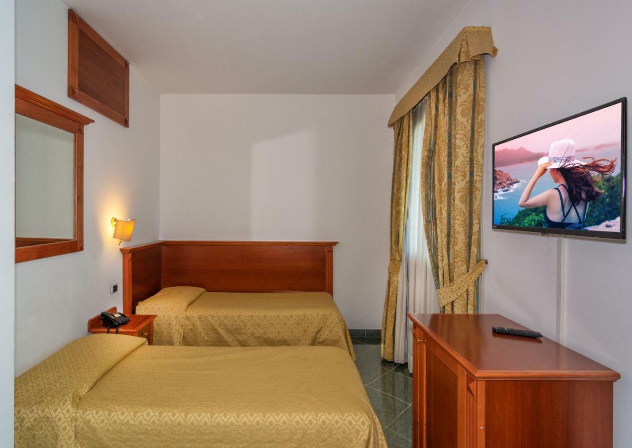 מרינה די פיאטרסנטה Hotel Residence Villa Marzia מראה חיצוני תמונה