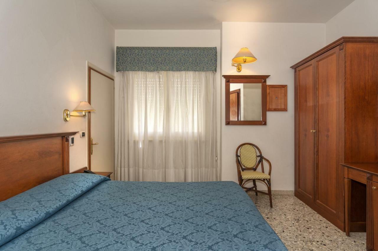 מרינה די פיאטרסנטה Hotel Residence Villa Marzia מראה חיצוני תמונה