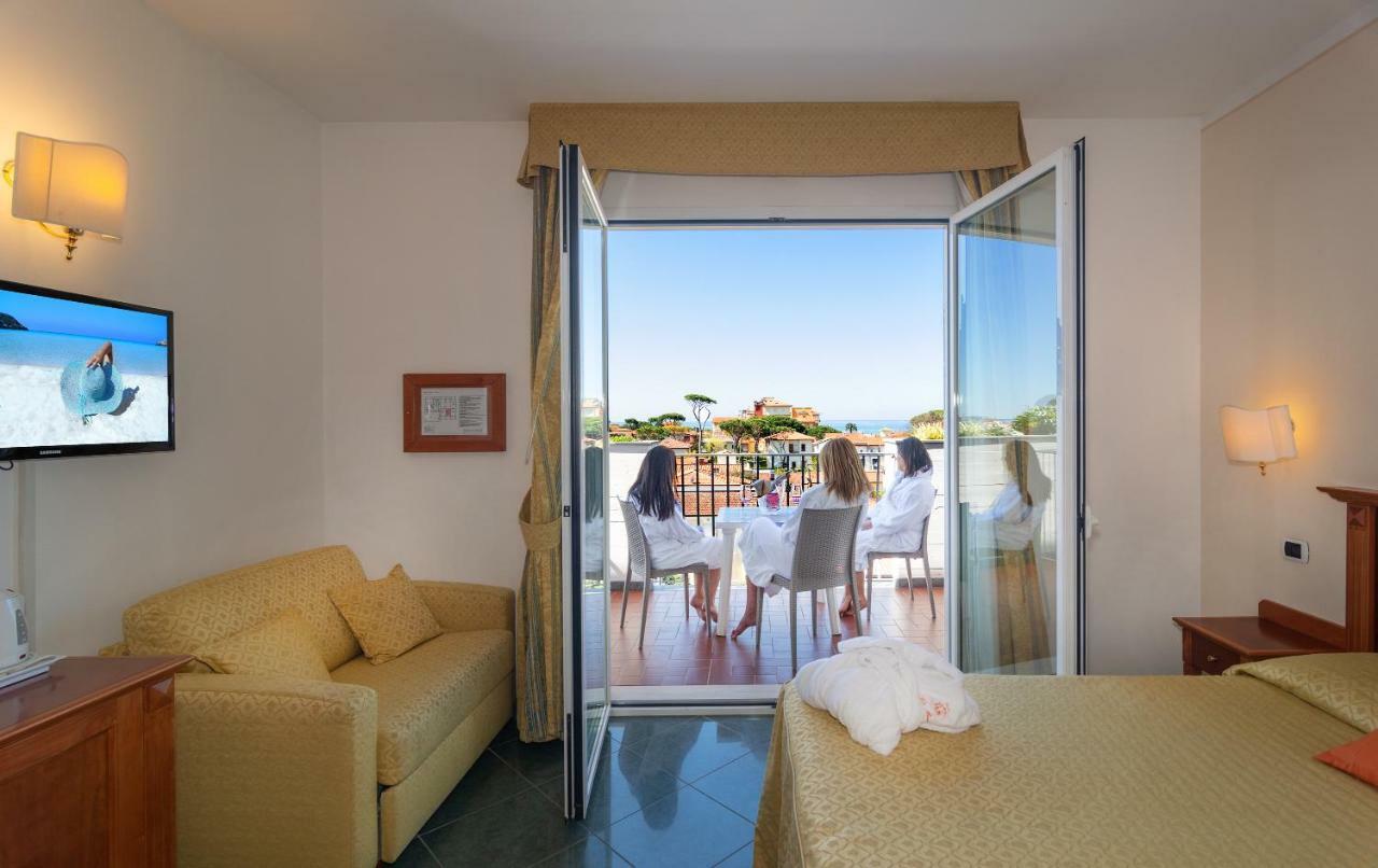מרינה די פיאטרסנטה Hotel Residence Villa Marzia מראה חיצוני תמונה
