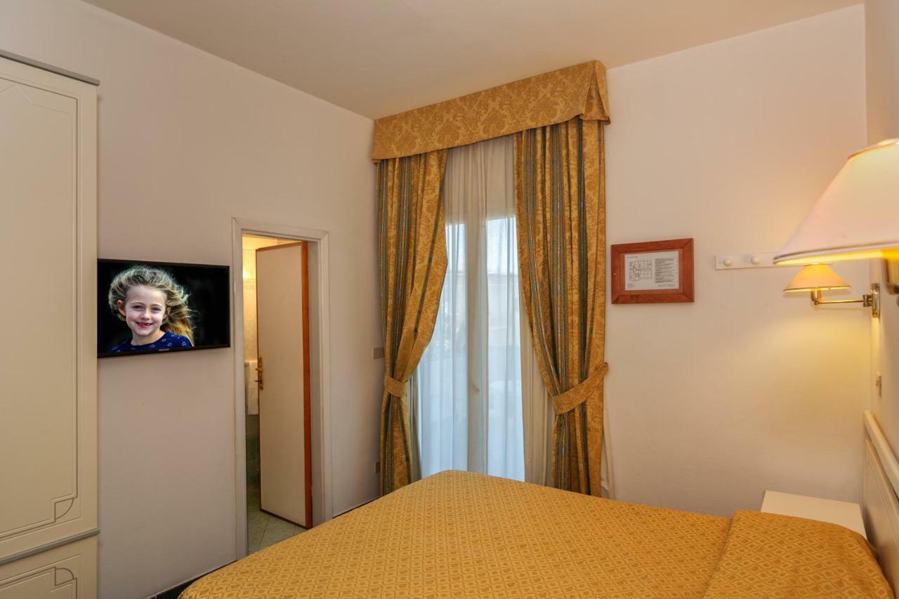 מרינה די פיאטרסנטה Hotel Residence Villa Marzia מראה חיצוני תמונה