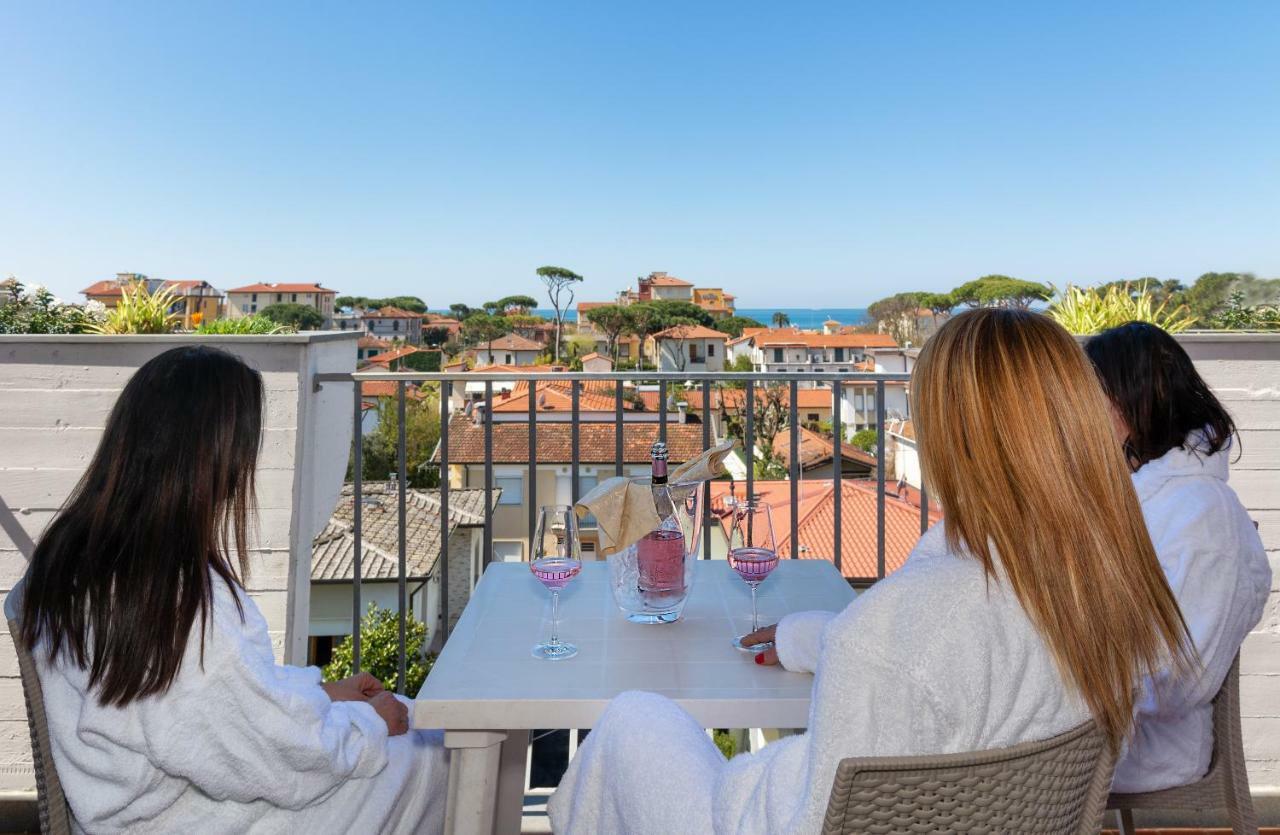 מרינה די פיאטרסנטה Hotel Residence Villa Marzia מראה חיצוני תמונה