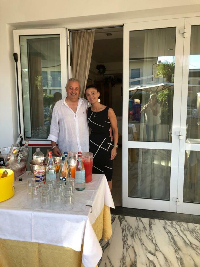 מרינה די פיאטרסנטה Hotel Residence Villa Marzia מראה חיצוני תמונה