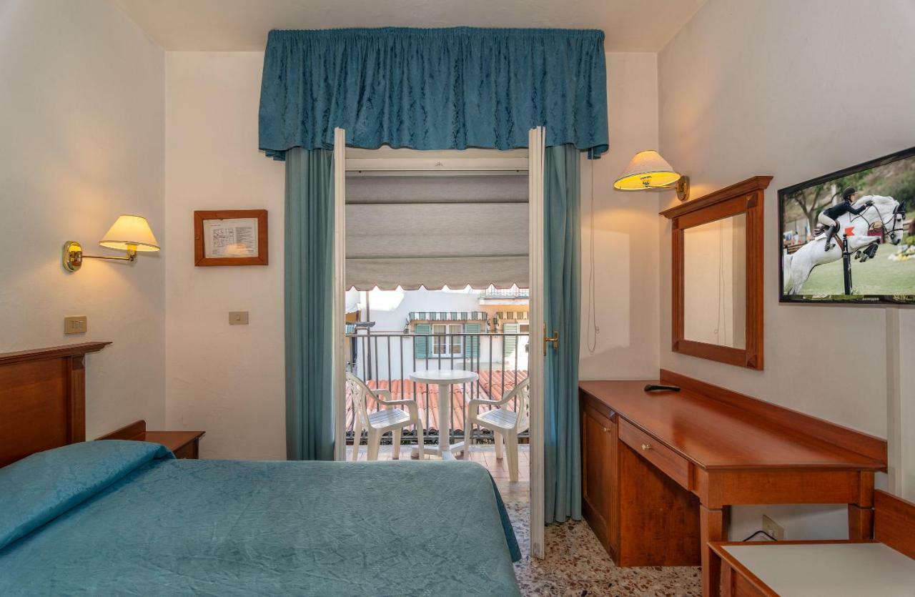 מרינה די פיאטרסנטה Hotel Residence Villa Marzia מראה חיצוני תמונה