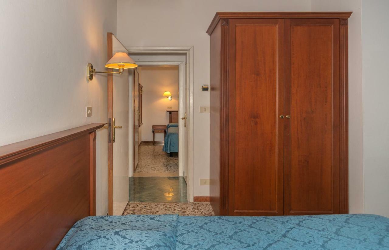 מרינה די פיאטרסנטה Hotel Residence Villa Marzia מראה חיצוני תמונה